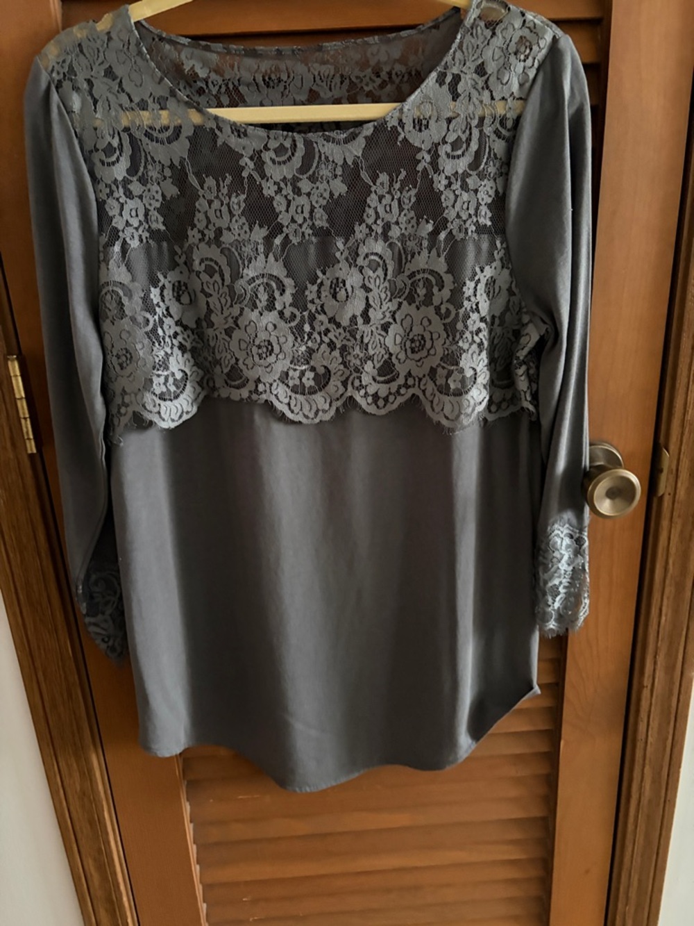 Lace Yoke Long-Sleeve Blouse - Gray